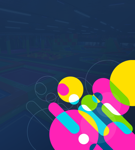 Banner principal do Altitude Park mostrando ambiente de festa com diversão e segurança